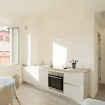 The Little By Rent Apartman Como