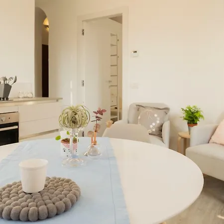 The Little By Rent Lägenhet Como